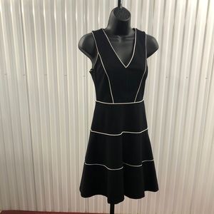 Banana Republic Sleeveless Fit & Flare Silhouette. Preowned